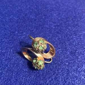 Woman’s non-pierced earrings